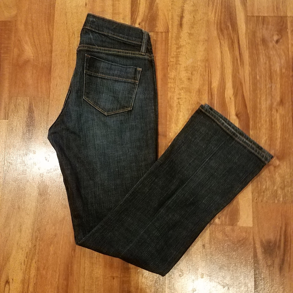 Women's Old Navy bootcut jeans size 2 Regular